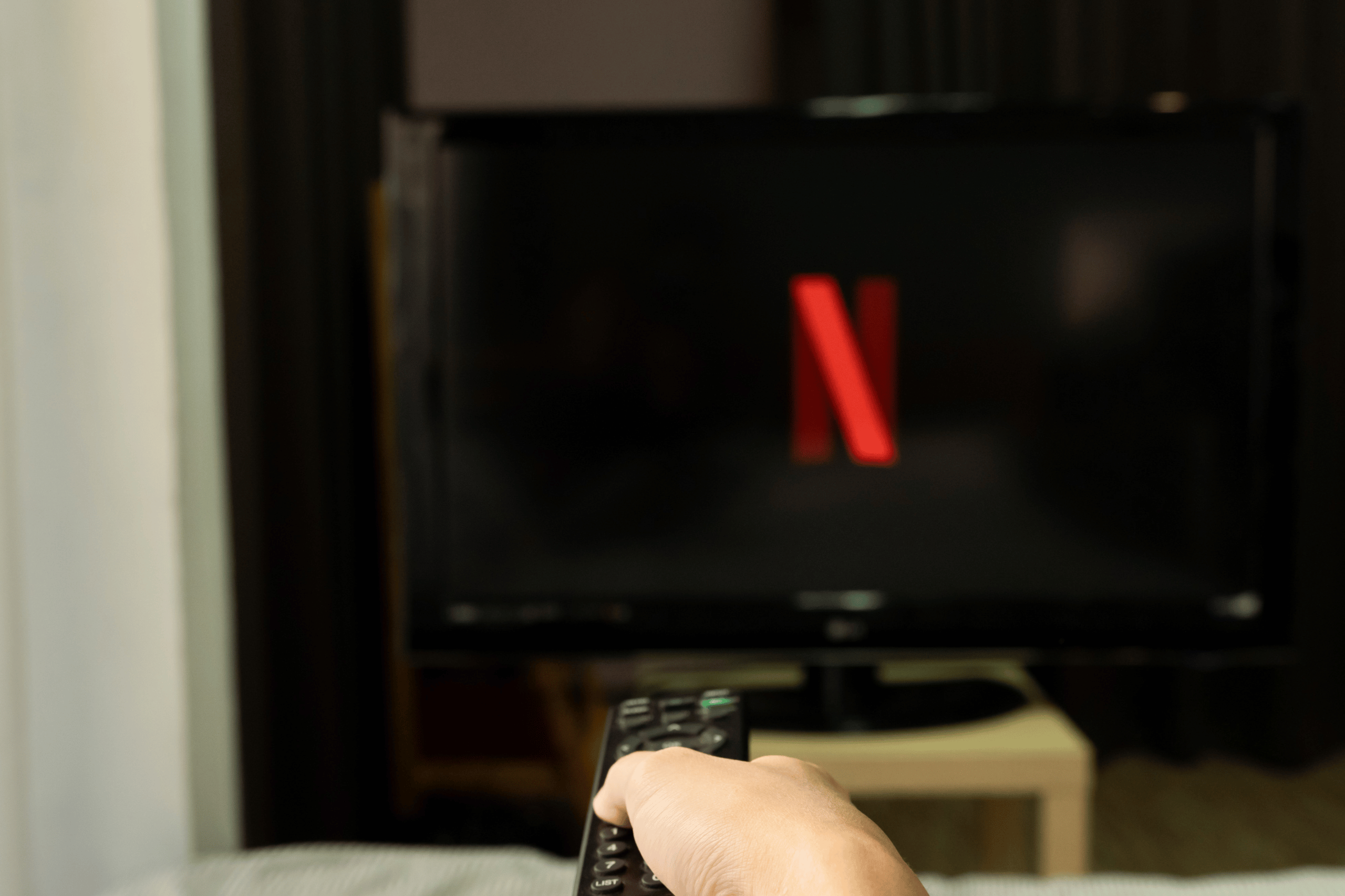 blurred image of the netflix logo on screen | netflix crash stranger things